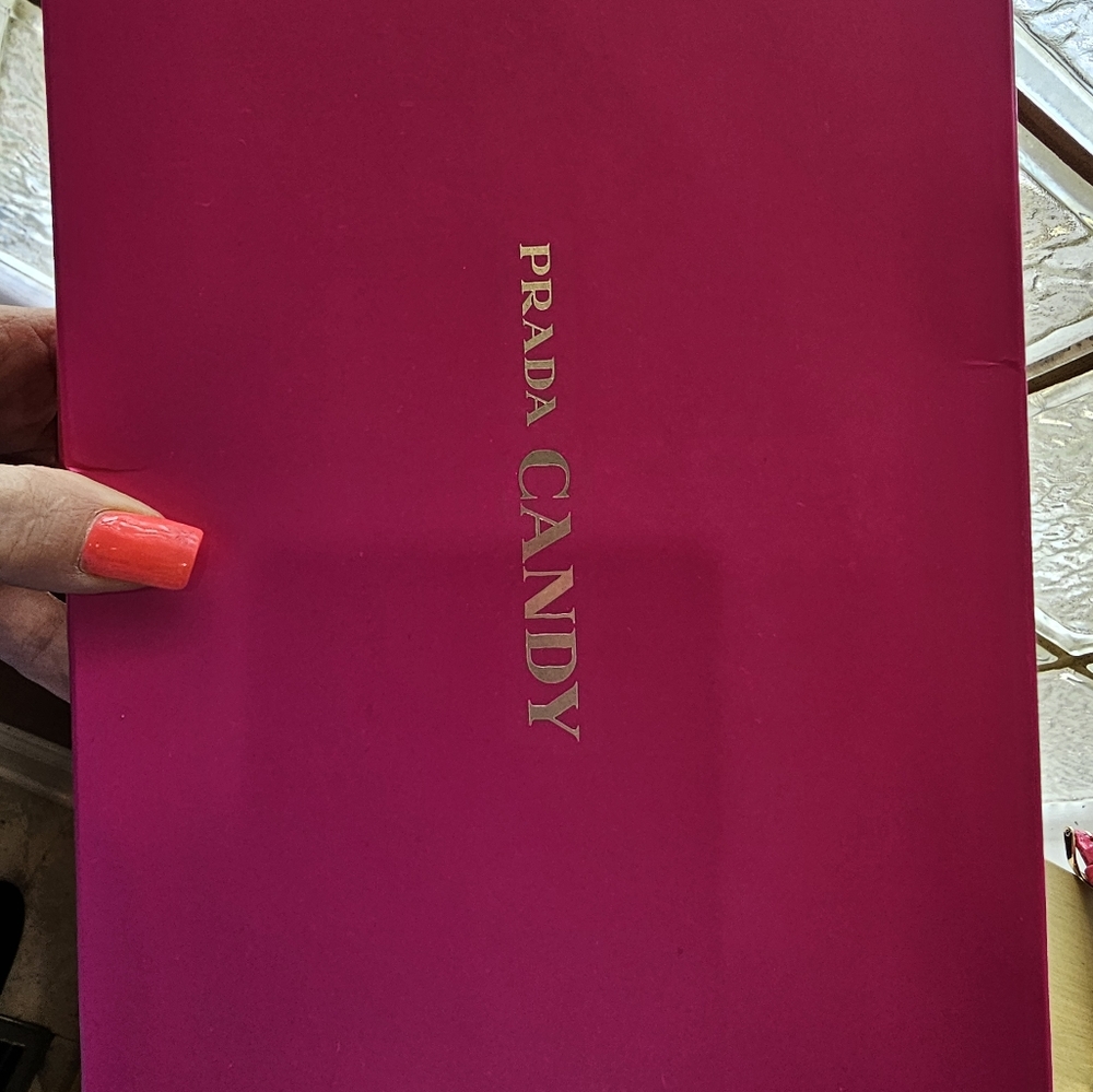 New in box Prada candy satin beauty bag - Picture 3 of 4